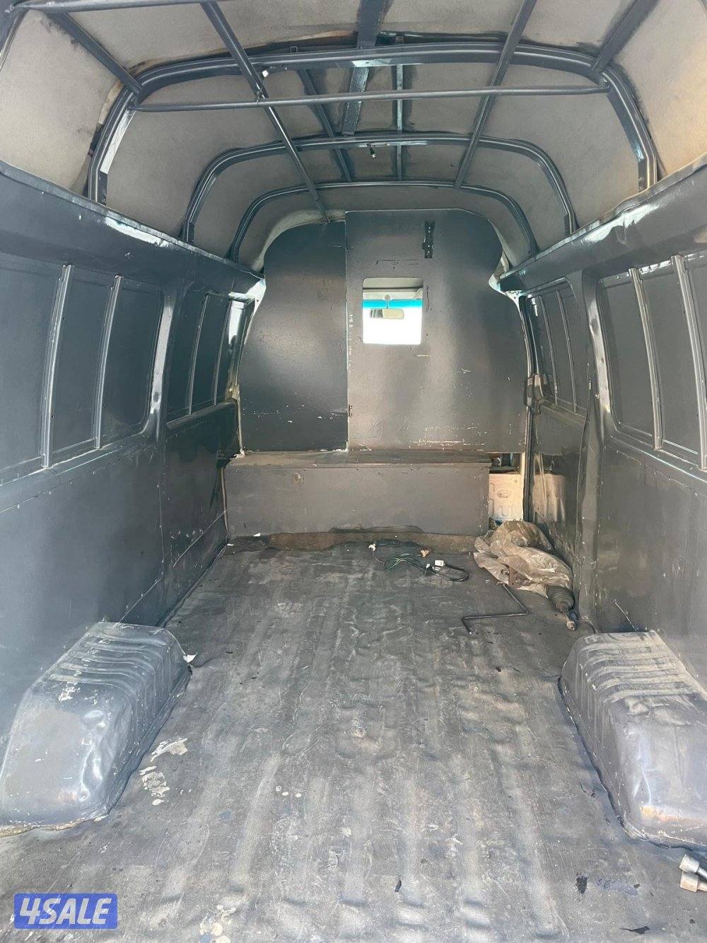 باص نيسان 2006 م سقف عالي4