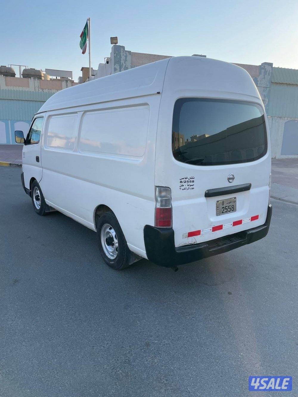 باص نيسان 2006 م سقف عالي3