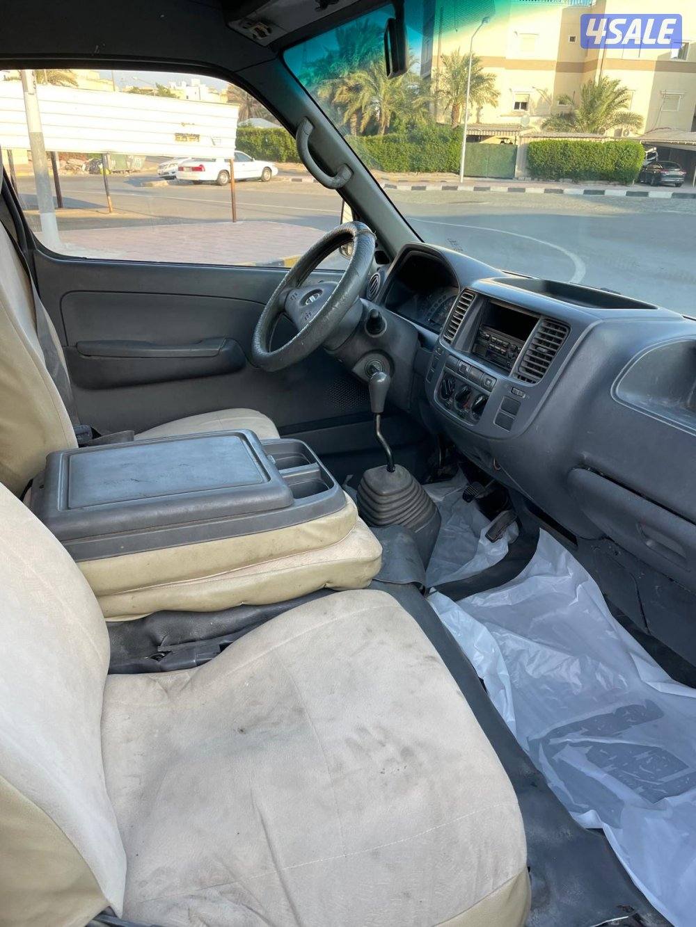 باص نيسان 2006 م سقف عالي5