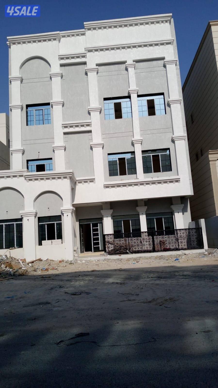 للبيع بيت بالمطلاع قطعة 6 ( 3 ادوار وربع ) ارضي و5 شقق0