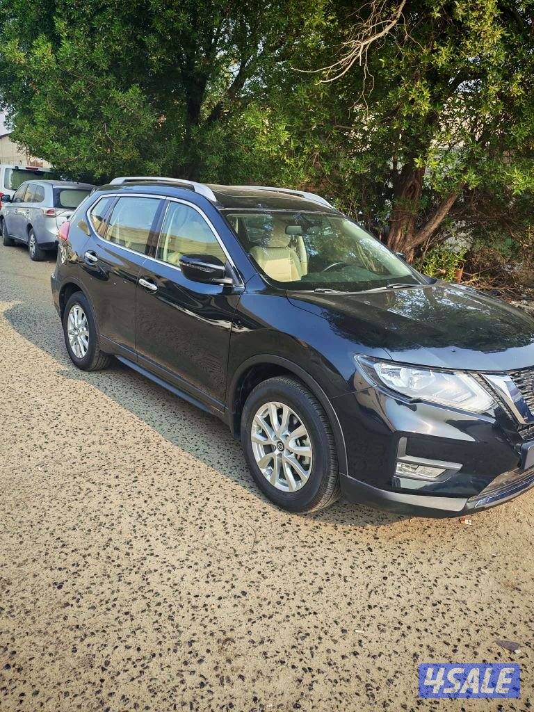 x trail 2020 full option.. 4 tyre new company service0