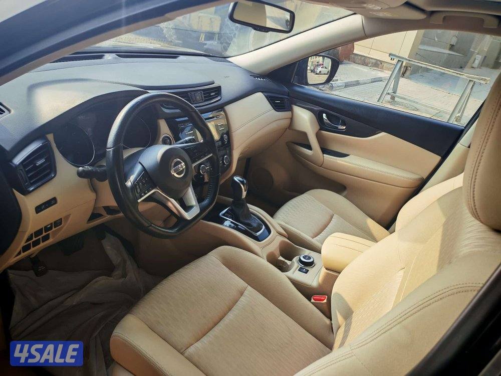 x trail 2020 full option.. 4 tyre new company service4