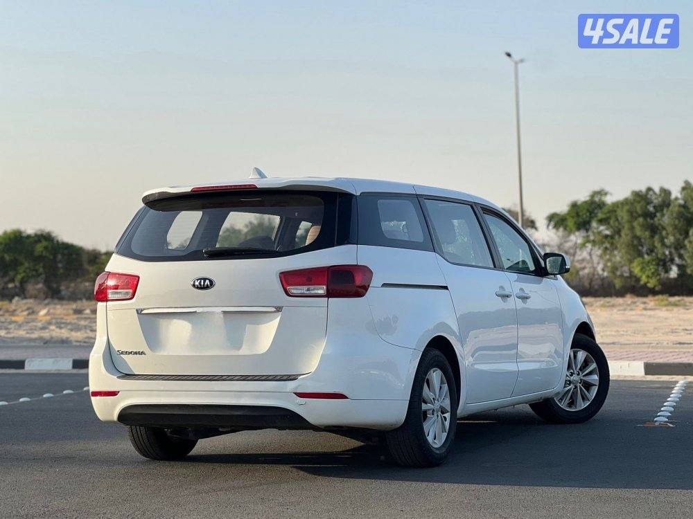 للبيع - كيا 2016 - عائليه - 7 راكب - بحاله ممتازه3