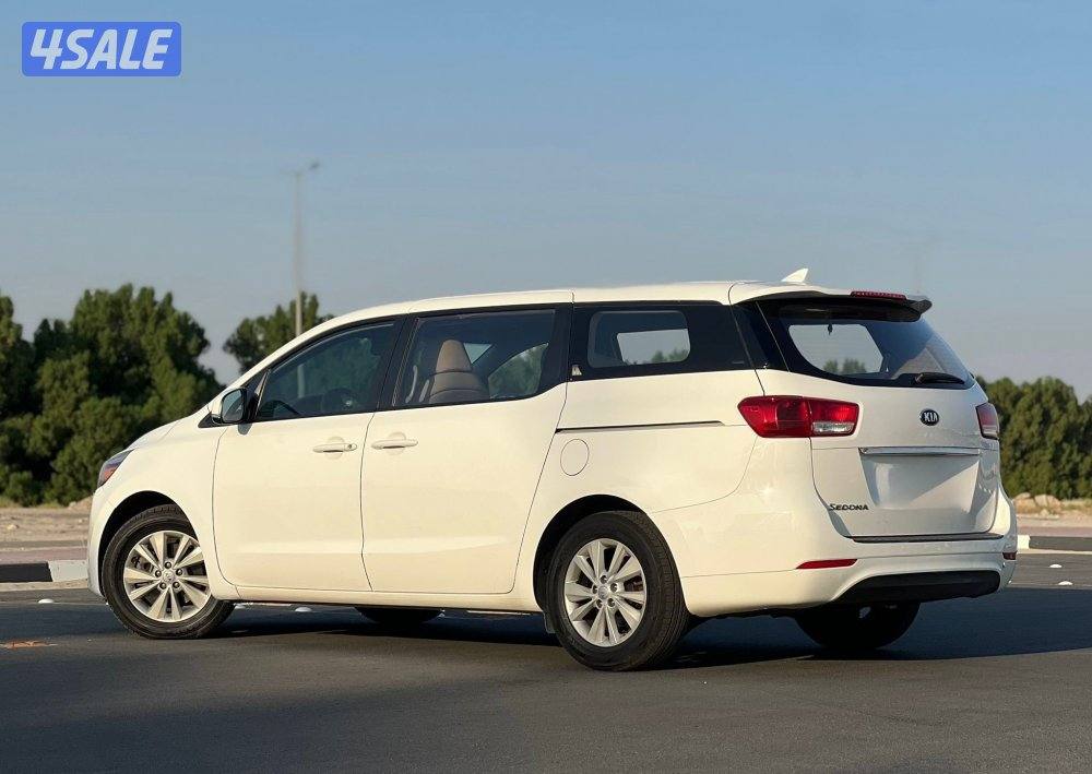 للبيع - كيا 2016 - عائليه - 7 راكب - بحاله ممتازه4
