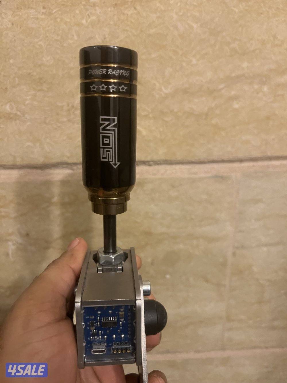 للبيع قيرات وجهاز اشارات للقيمنج pc و بليستشين5