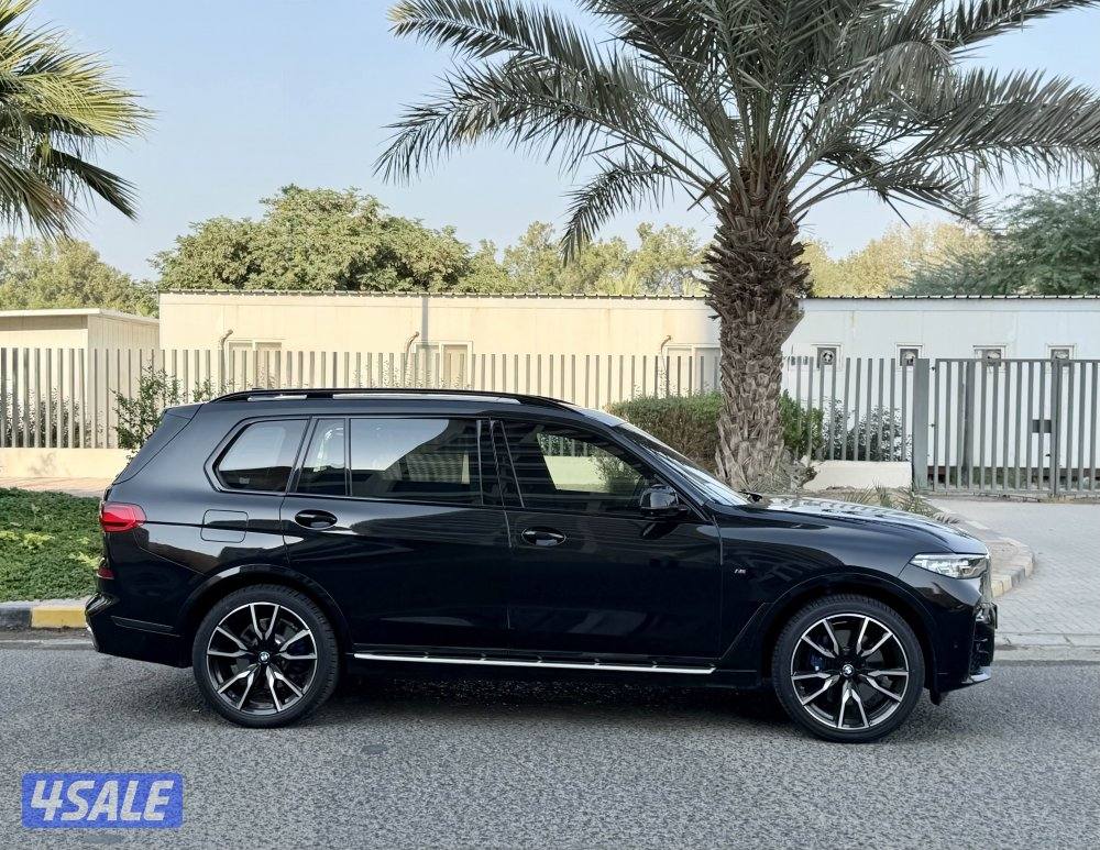 BMW X7 40i mpower packge 118 model 2019 full option regular service3