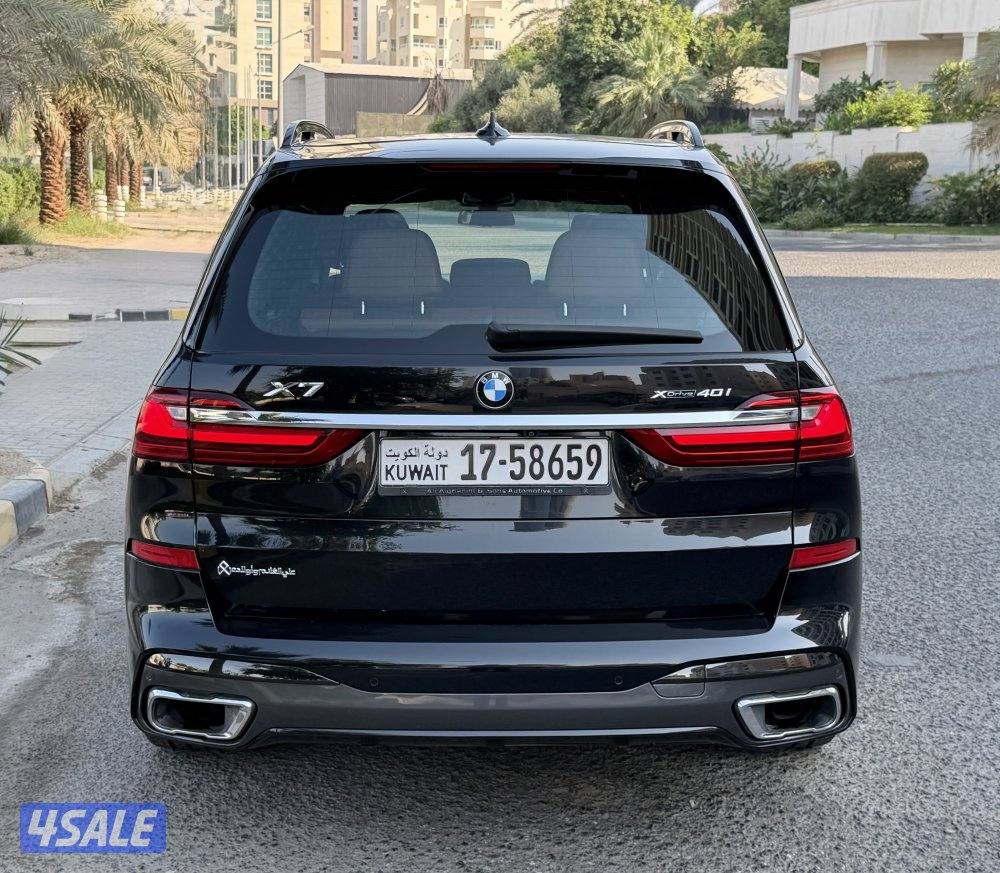 BMW X7 40i mpower packge 118 model 2019 full option regular service4