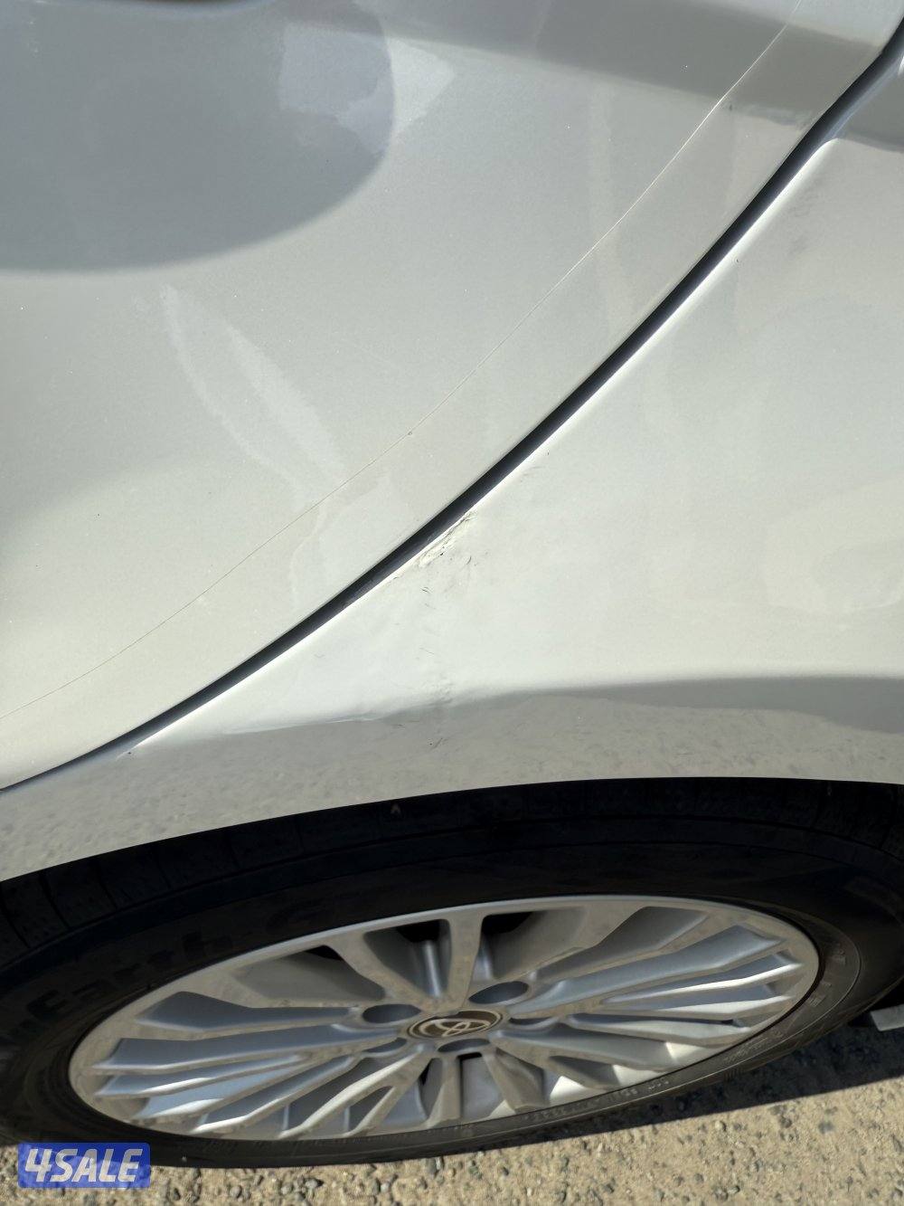 للبيع كامري2025مالك اول  ابيض صبغ الوكالة عداد60 الف2