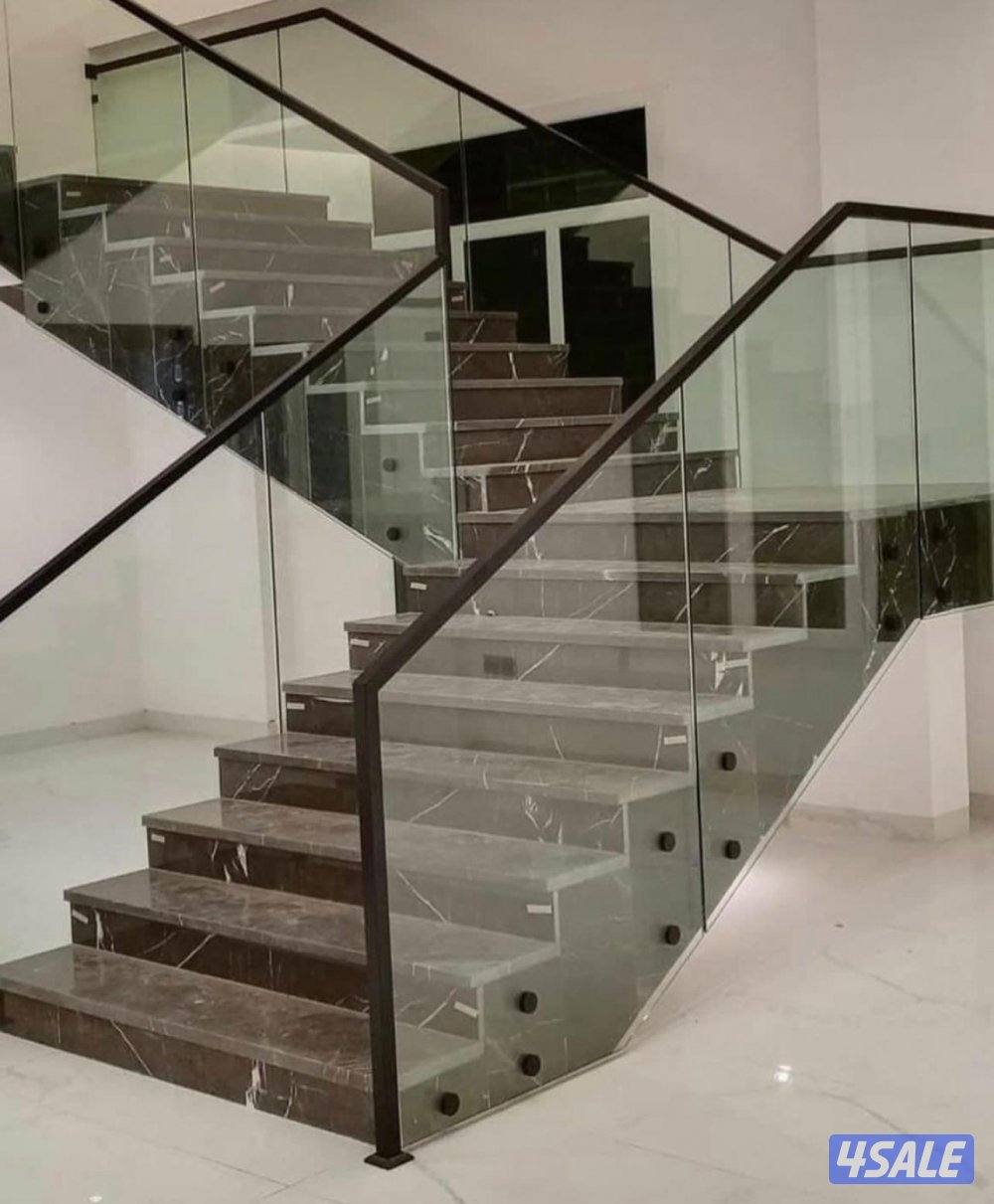 نشتغل جميع انواع الزجاج والسكريات والطاولات والشاورات والتربسين الدرج6