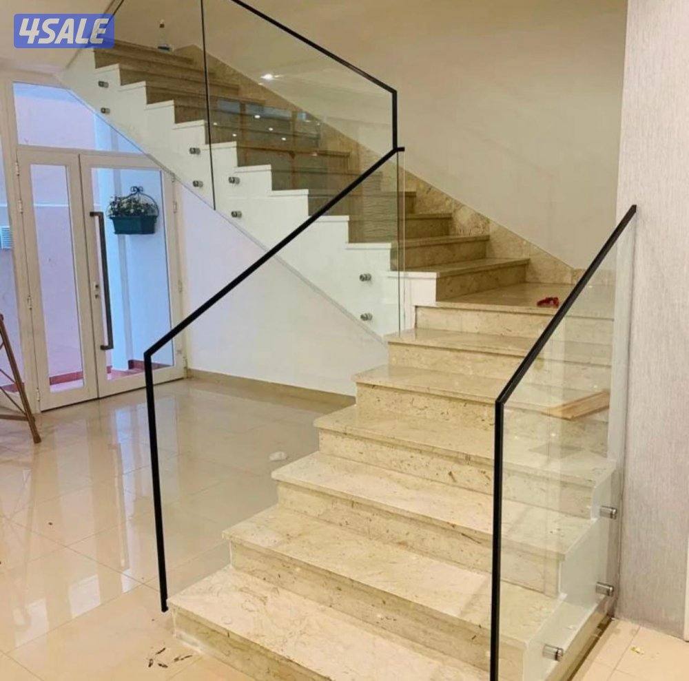 نشتغل جميع انواع الزجاج والسكريات والطاولات والشاورات والتربسين الدرج8