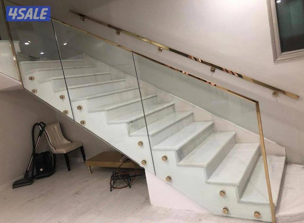 نشتغل جميع انواع الزجاج والسكريات والطاولات والشاورات والتربسين الدرج9