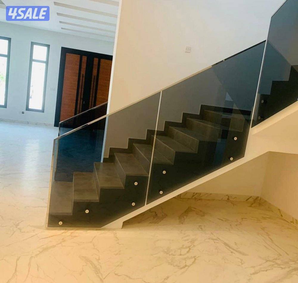 نشتغل جميع انواع الزجاج والسكريات والطاولات والشاورات والتربسين الدرج15