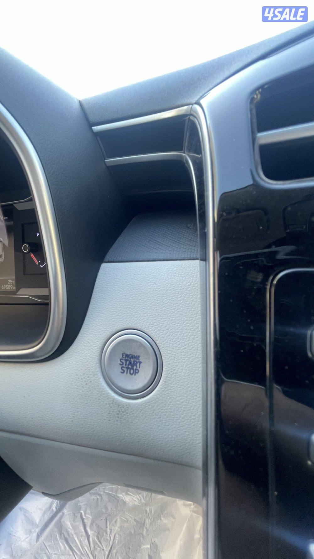 توسان موديل 2022 شرط الفحص ماشي 69 الف صبغ وكالة ما عدا قطعه10