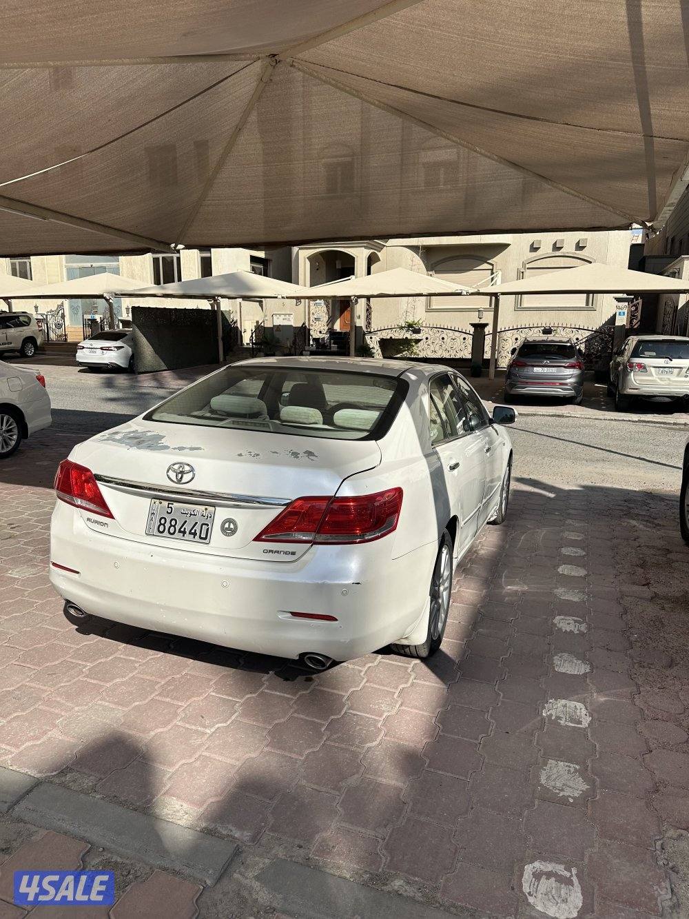 للبيع أوريون 2010  لون بيض صدفي من داخل بيج3