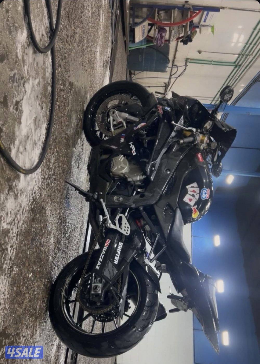 تواصل عن طريق الواتساب BMW s1000rr0