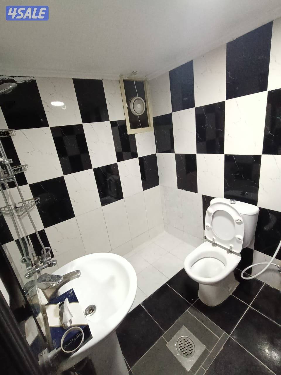 شقه للايجار بحولي غرفتين وصاله كبيره ومطبخ وحمام نفس الصور استلام فوري9