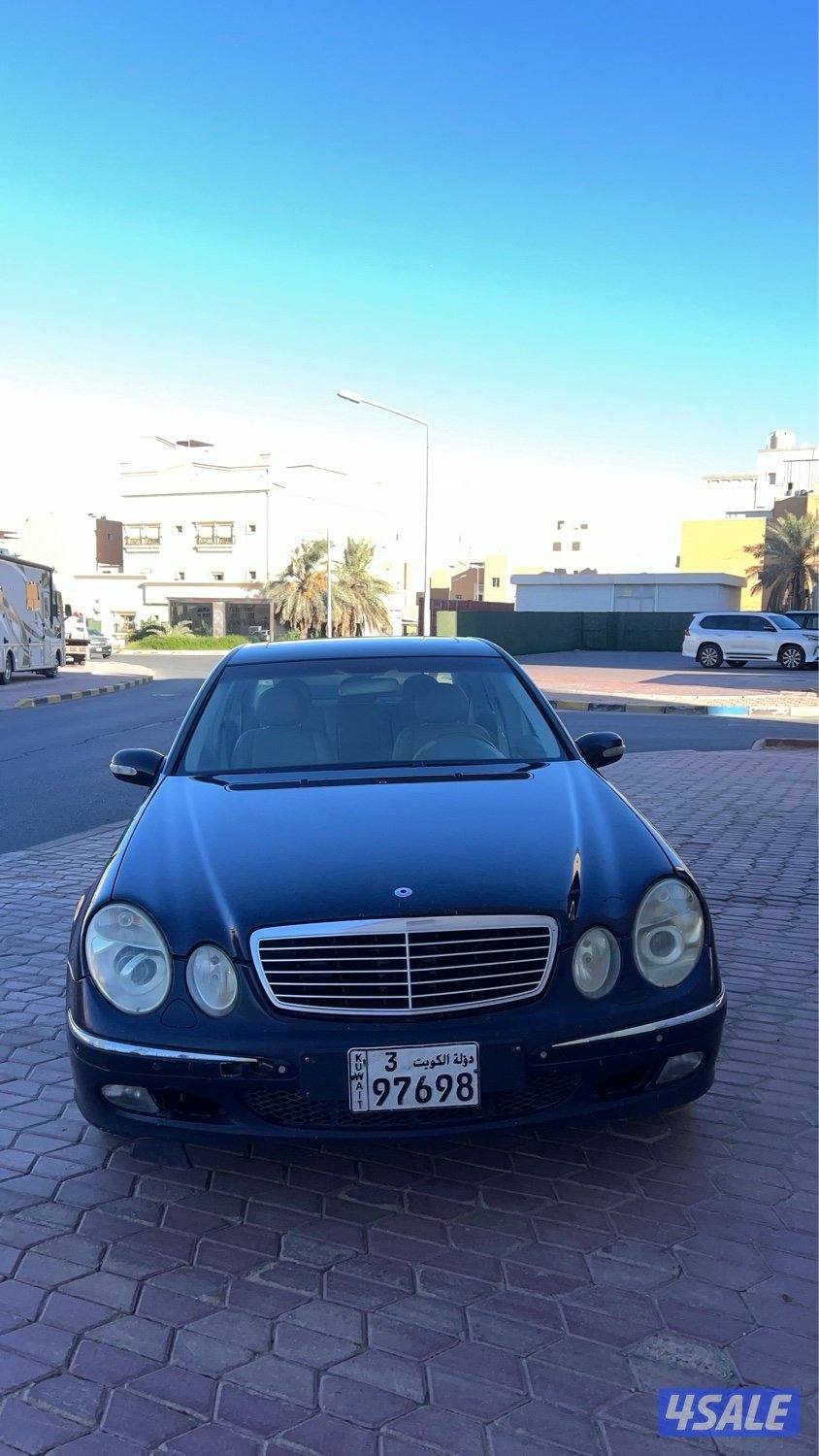 للبيع مرسيدس E240 موديل 2005 اللون كحلي1