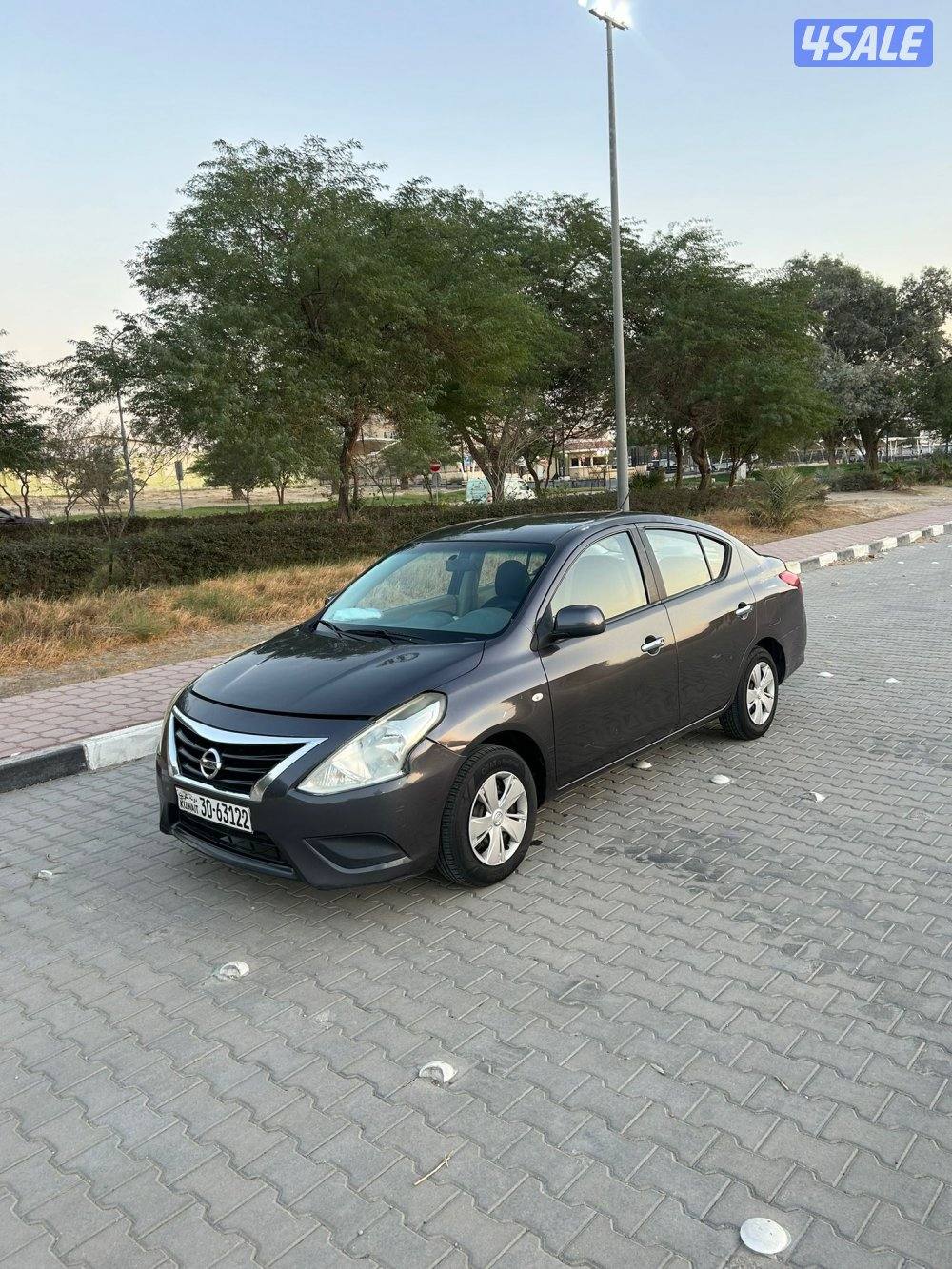 للبيع نيسان صني0