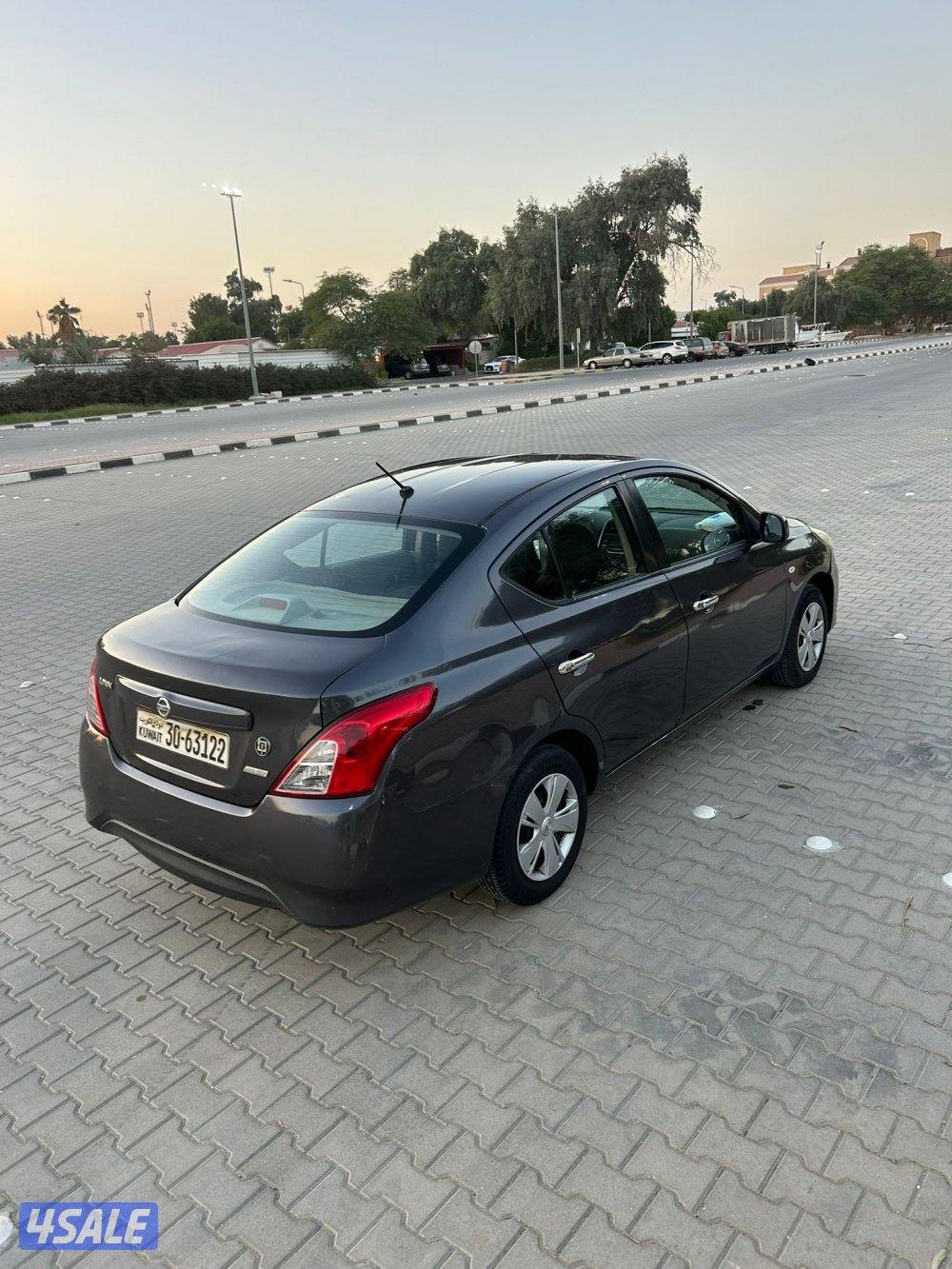 للبيع نيسان صني3