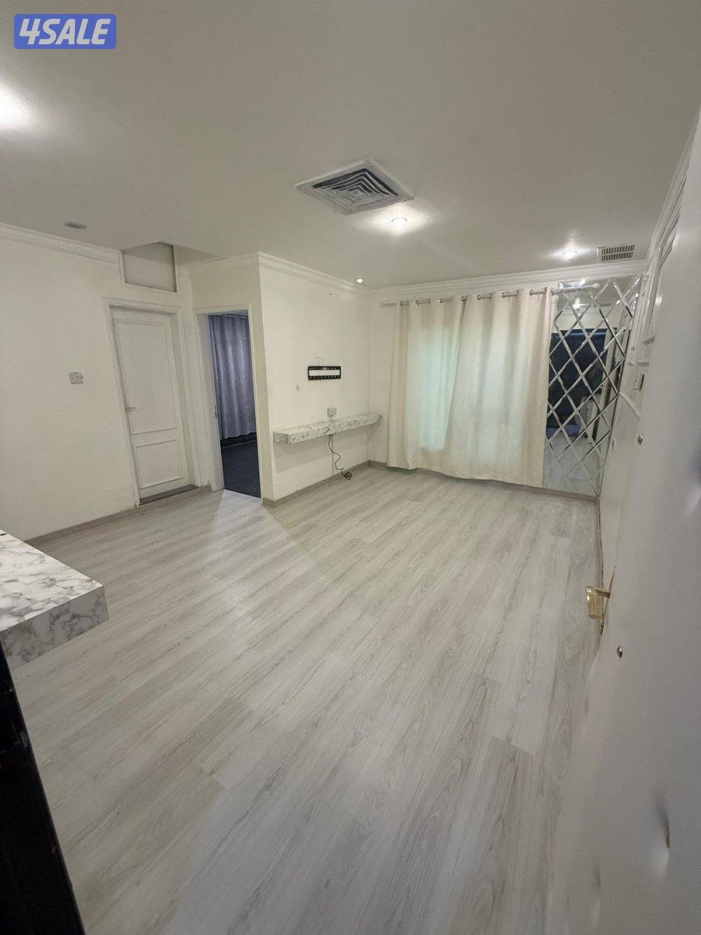 شقق للايجار خلو وفاضي غرفة وصالة ومطبخ وحمام تشطيب سوبر لوكس12