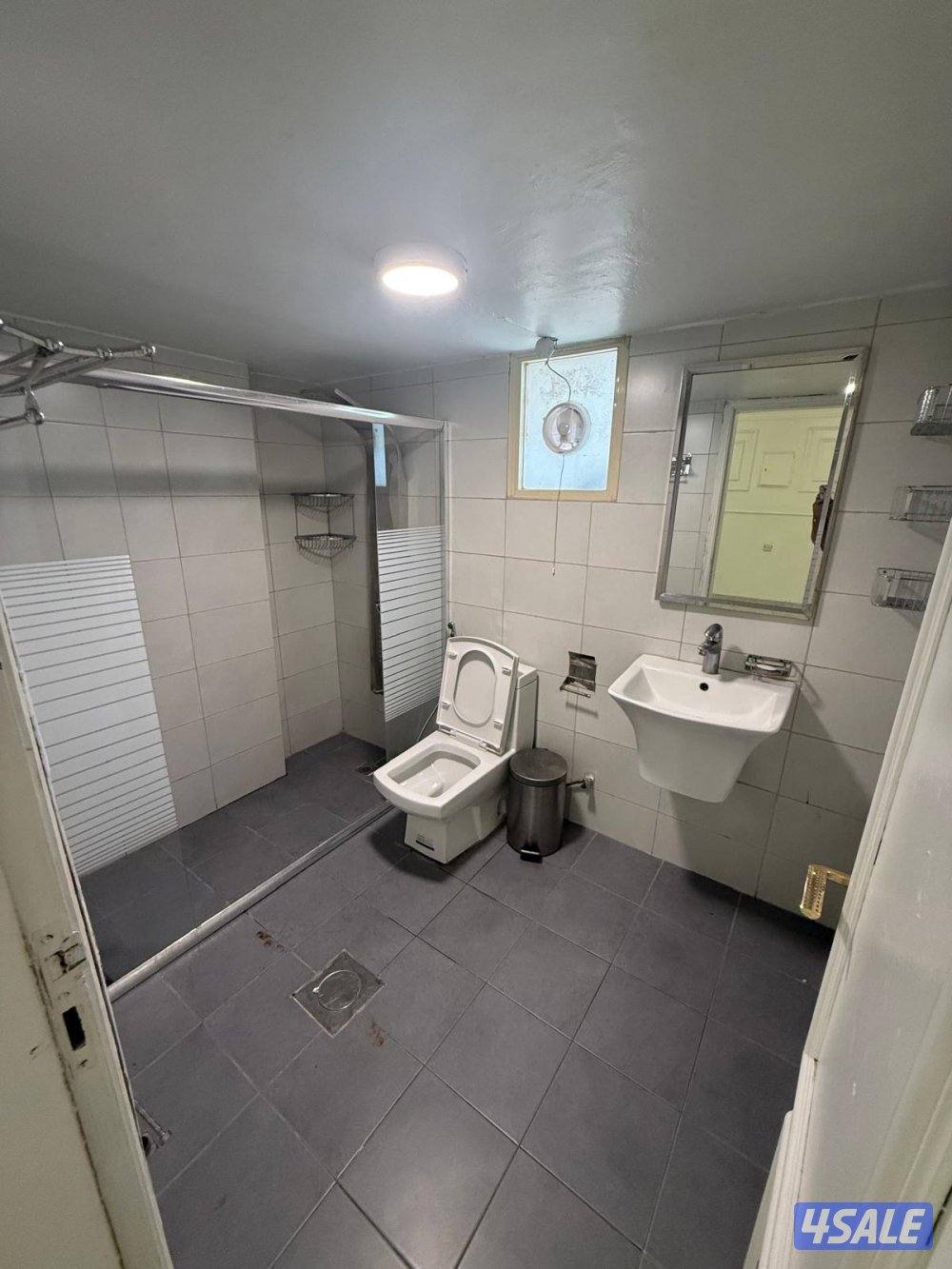 شقق للايجار خلو وفاضي غرفة وصالة ومطبخ وحمام تشطيب سوبر لوكس13