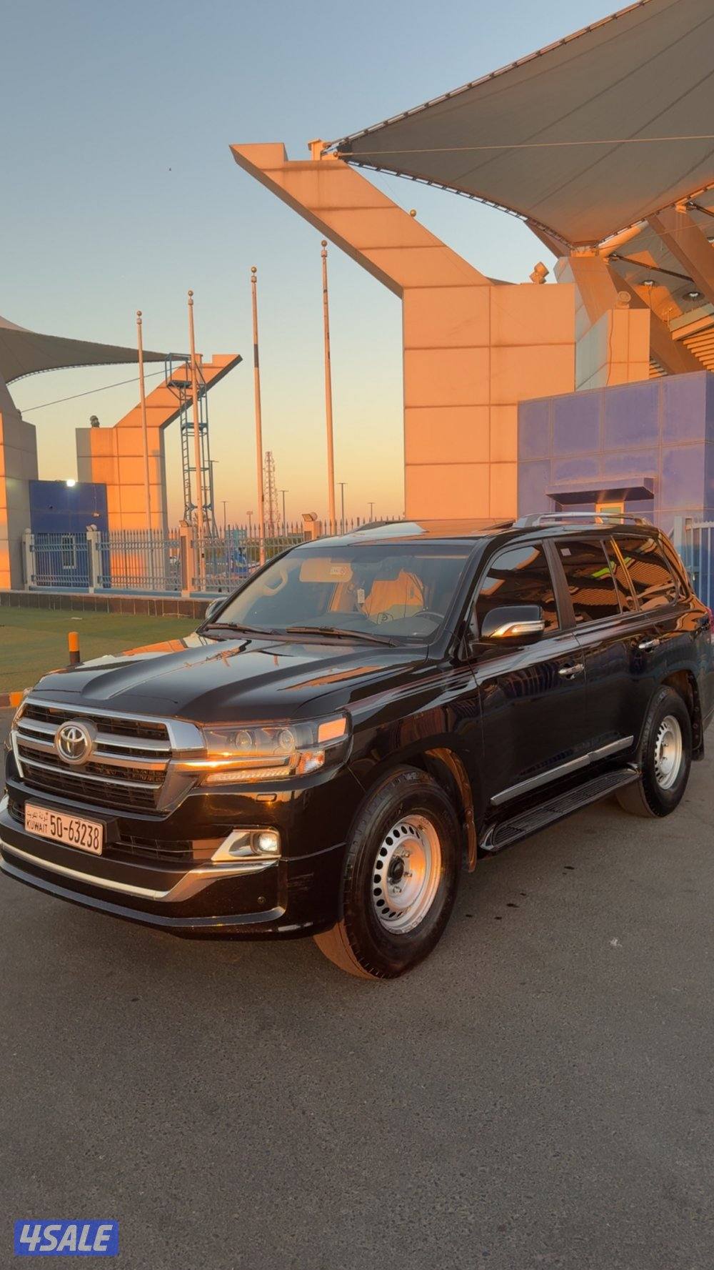 للبيع لاند ماشي 100 الف1