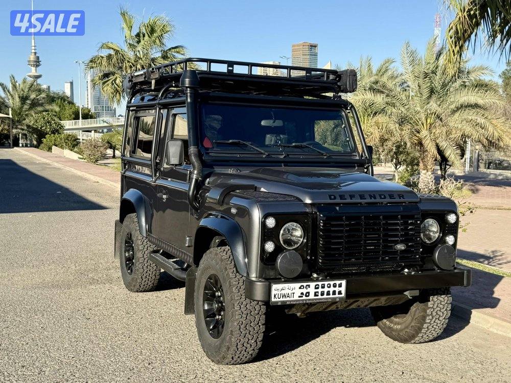 للبيع ديفندر 90 موديل 2015 ماشي 30 ألف كيلومتر فقط6