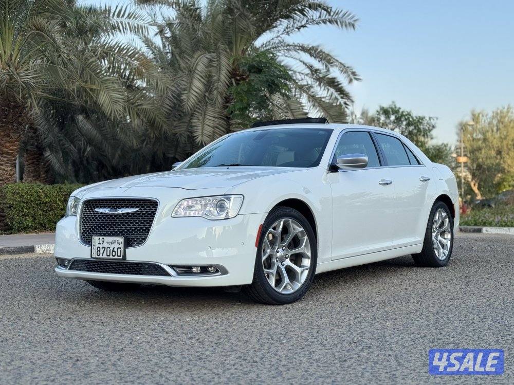 للبيع كرايزلر 300 C موديل 2021 - ماشي 11 ألف فقط0