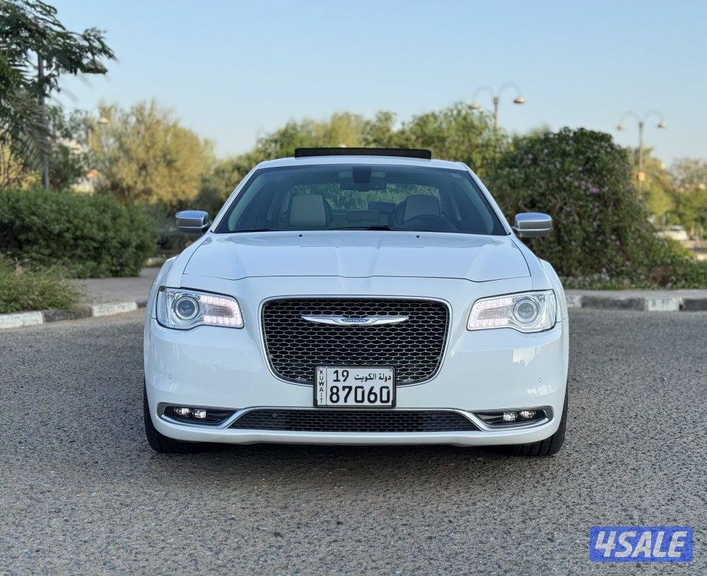 للبيع كرايزلر 300 C موديل 2021 - ماشي 11 ألف فقط1