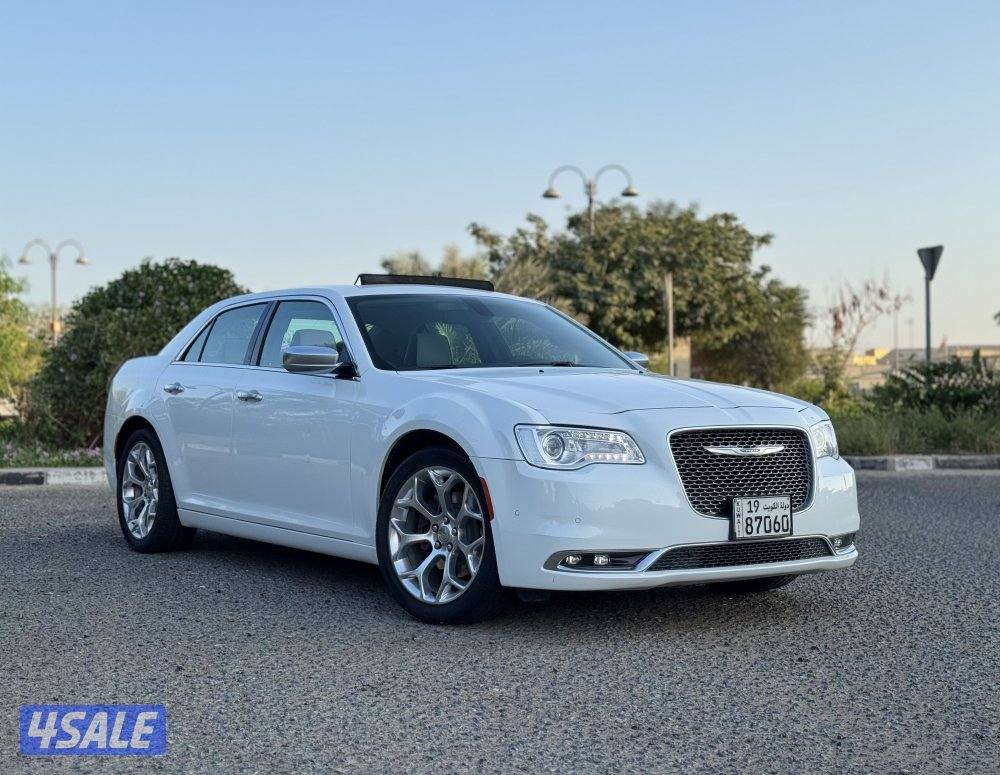 للبيع كرايزلر 300 C موديل 2021 - ماشي 11 ألف فقط2