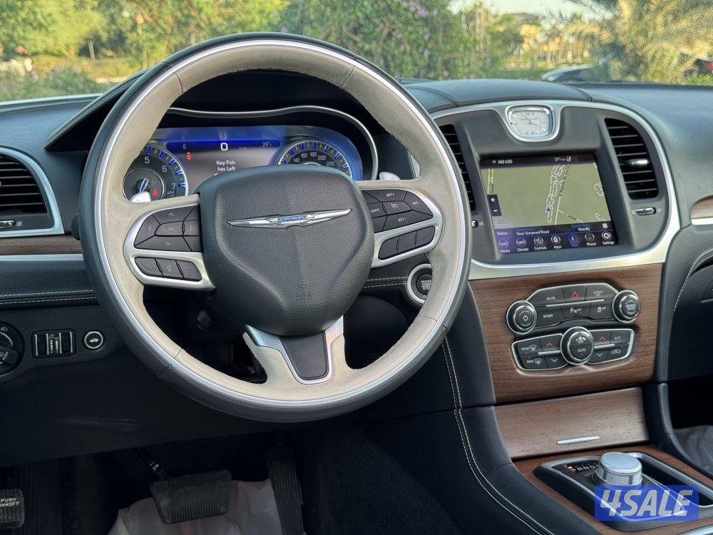للبيع كرايزلر 300 C موديل 2021 - ماشي 11 ألف فقط10