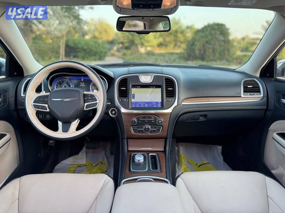 للبيع كرايزلر 300 C موديل 2021 - ماشي 11 ألف فقط11