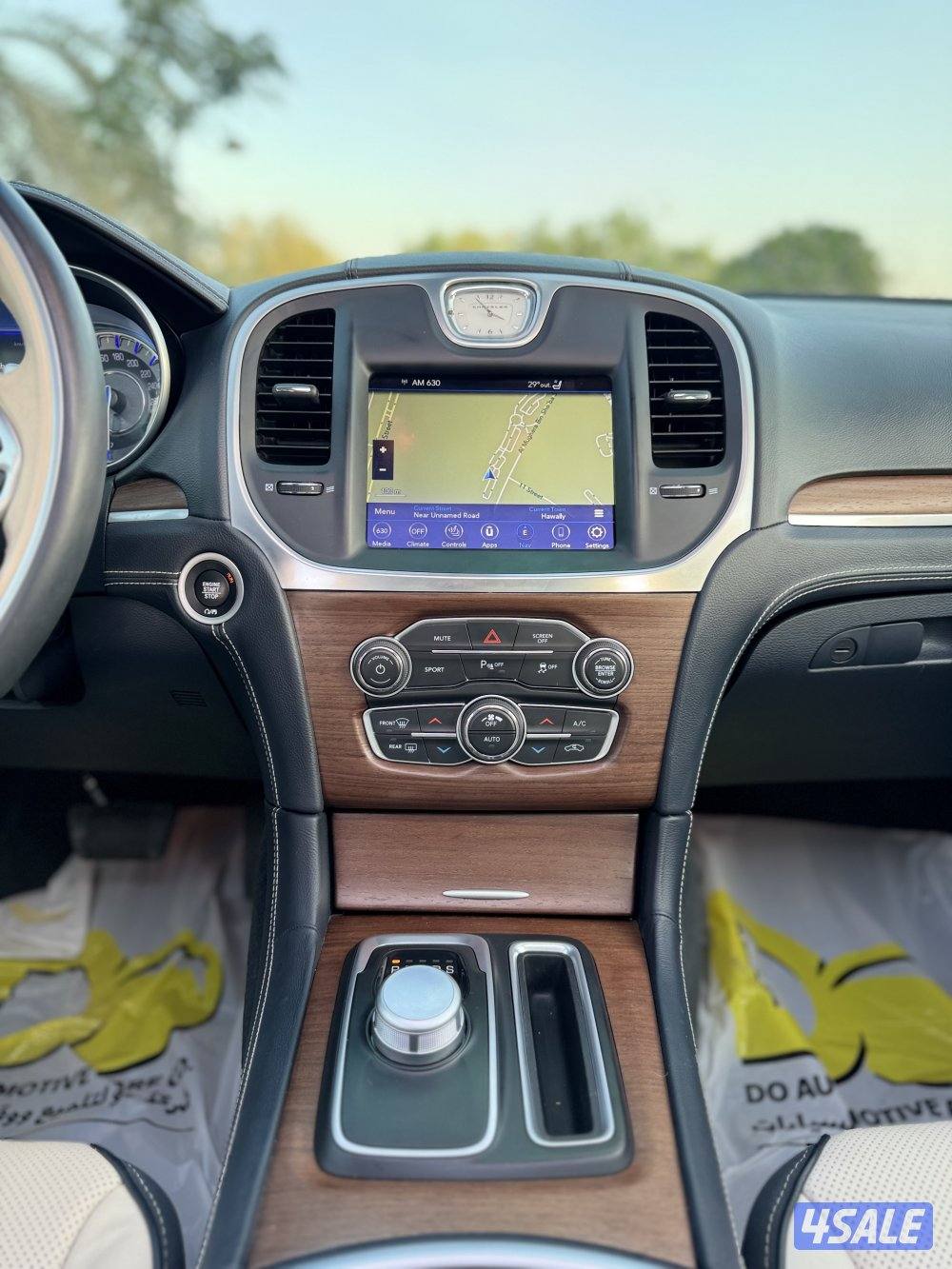 للبيع كرايزلر 300 C موديل 2021 - ماشي 11 ألف فقط13