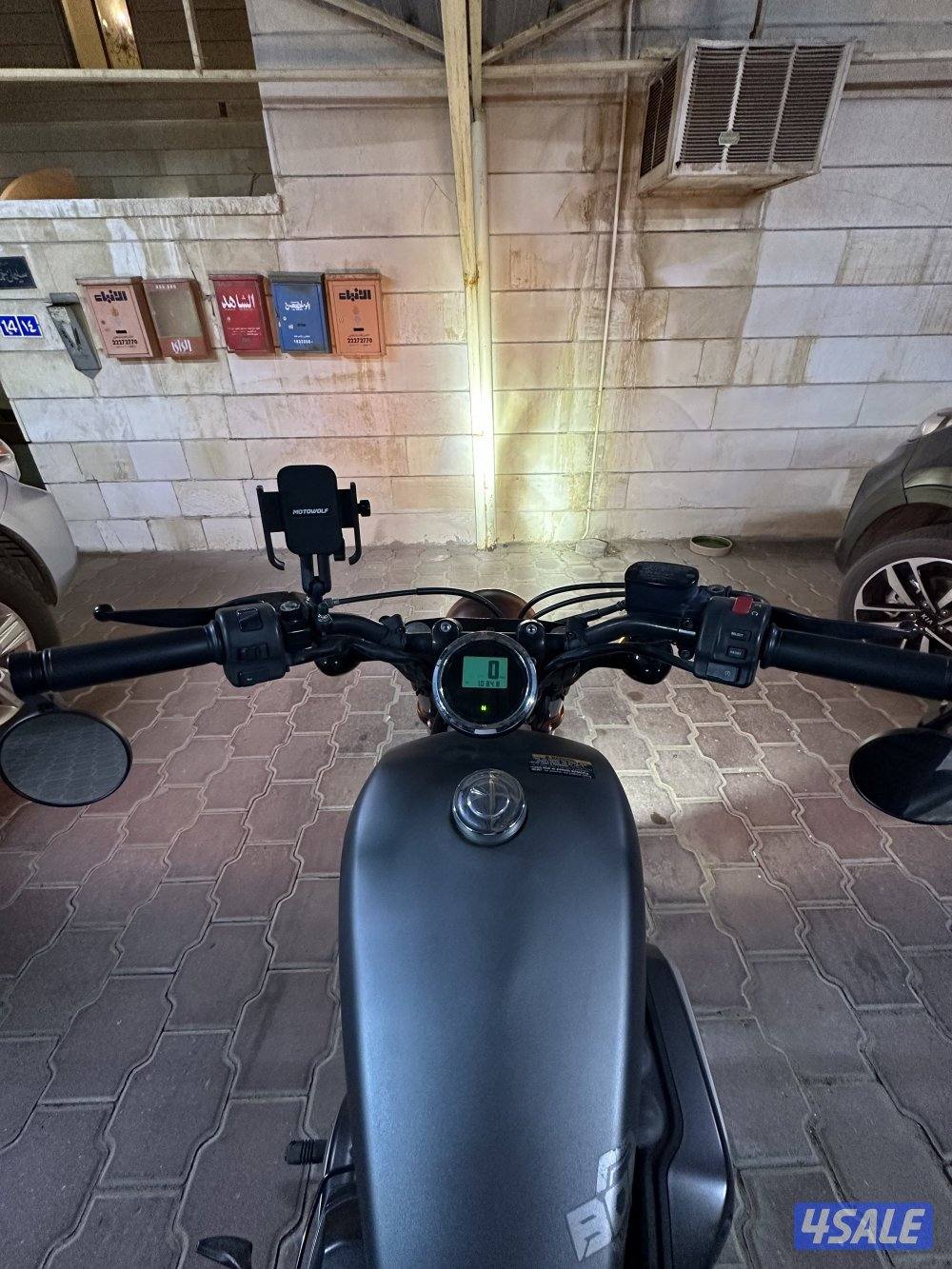 للبيع Yamaha Bolt1