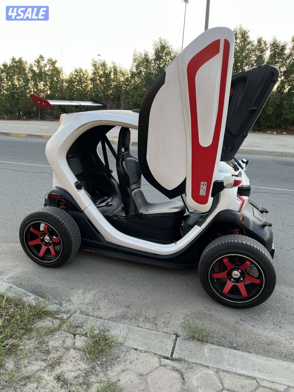 رينو تويزي موديل ٢٠١٨ ماشيا فقط 5 الاف6