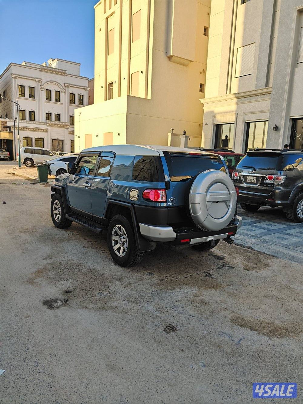 للبيع fj crusier ماشي ٣٣ الف سيرفس منتظم بالوكالة عليه تأمين شامل وحما0