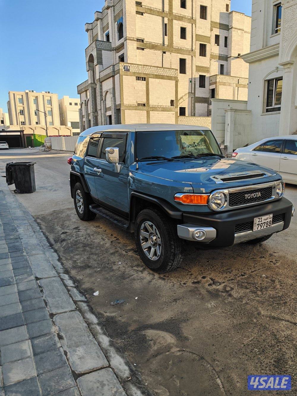 للبيع fj crusier ماشي ٣٣ الف سيرفس منتظم بالوكالة عليه تأمين شامل وحما2