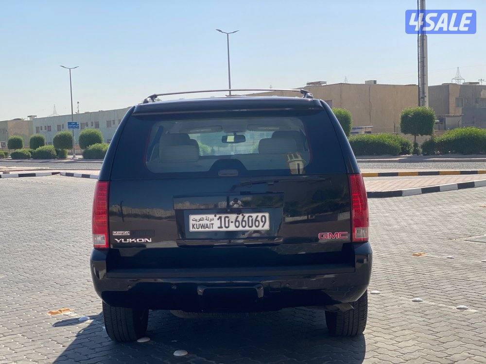 يوكن موديل 2011 بحاله ممتازه جدا نقبل تثمين و بدل3