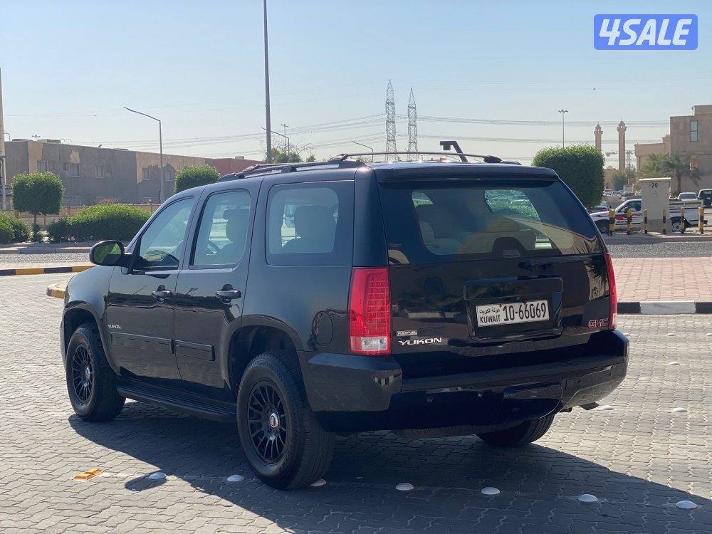 يوكن موديل 2011 بحاله ممتازه جدا نقبل تثمين و بدل4