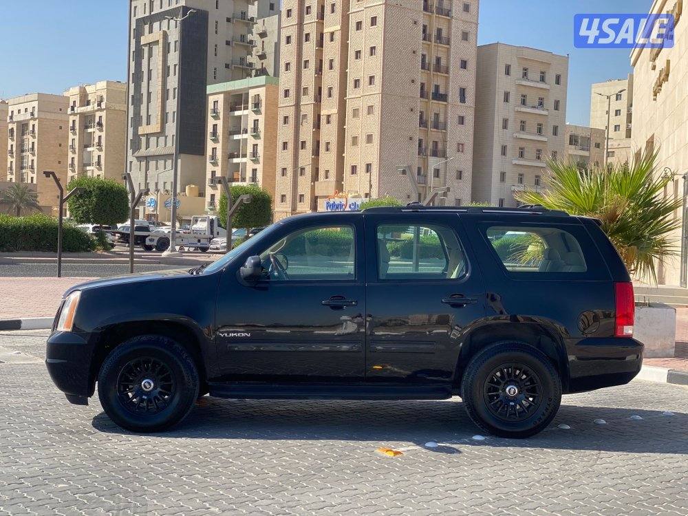 يوكن موديل 2011 بحاله ممتازه جدا نقبل تثمين و بدل5