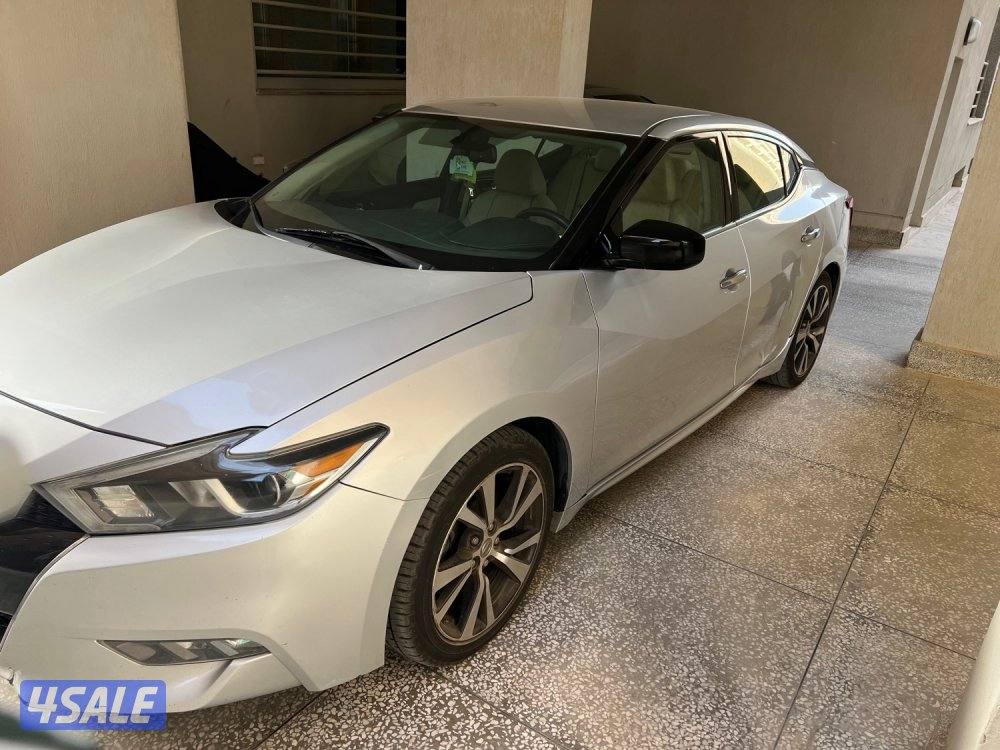 Nissan maxima 20181