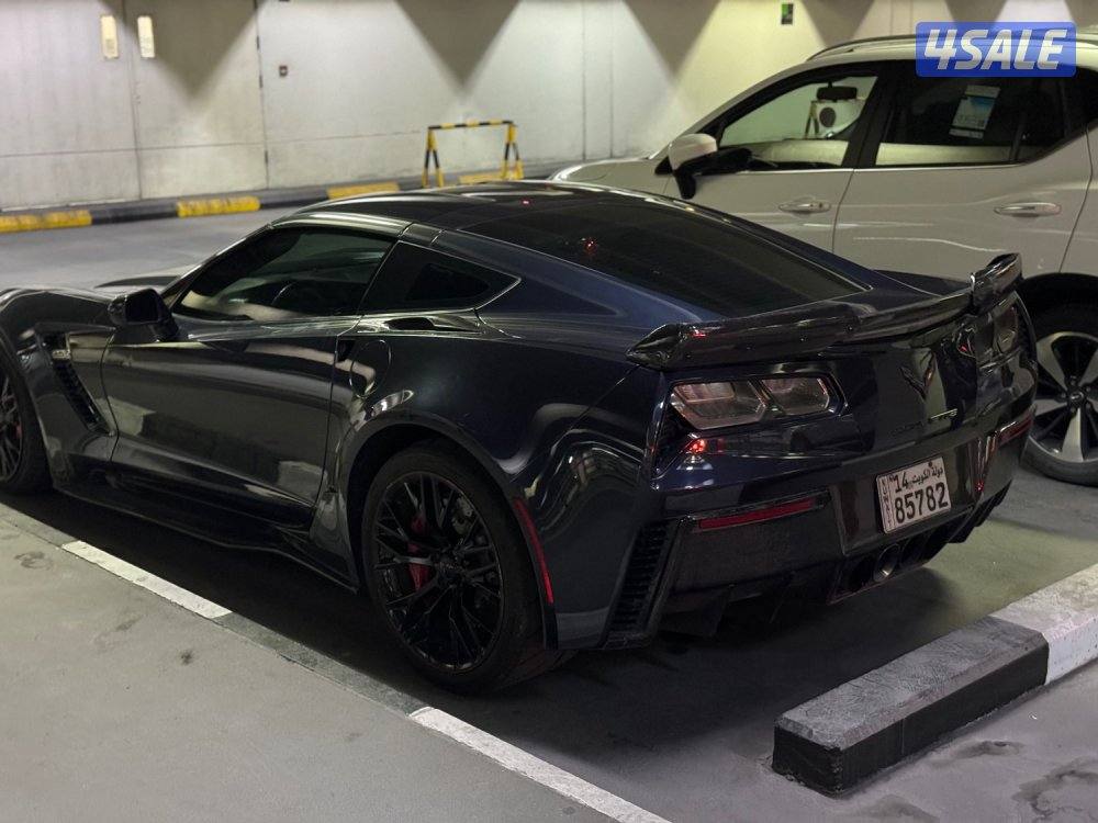 للبيع اوللبدل كورفت zo6 20151