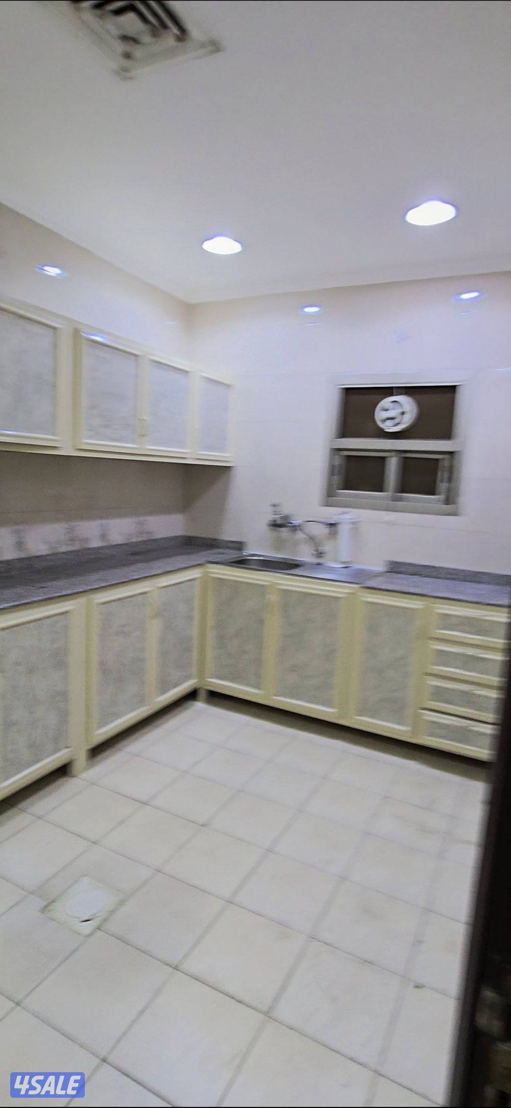 للايجار شقة 3 غرف في الفنطاس0