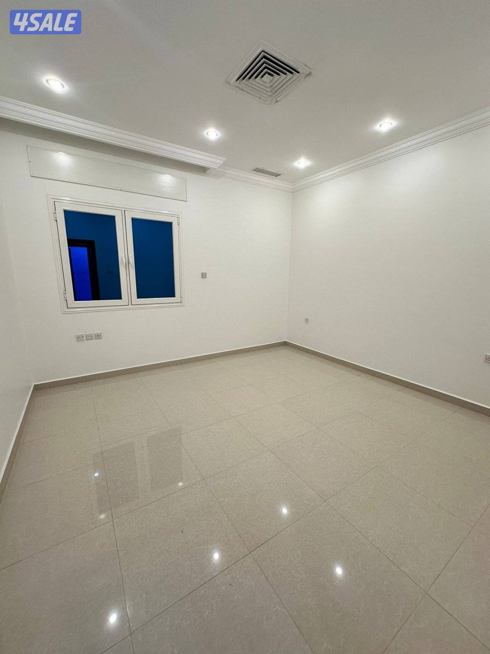 للايجار شقه صباح السالم ٣غرف ٣حمام صاله مطبخ للايجار ٤٢٠دك0