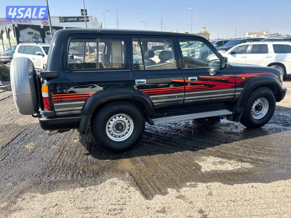 تويوتا لاند كروزر VX.R3