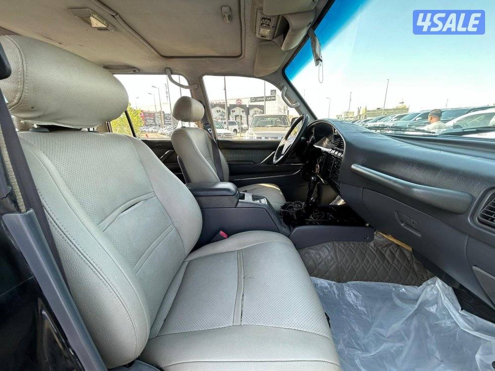 تويوتا لاند كروزر VX.R5