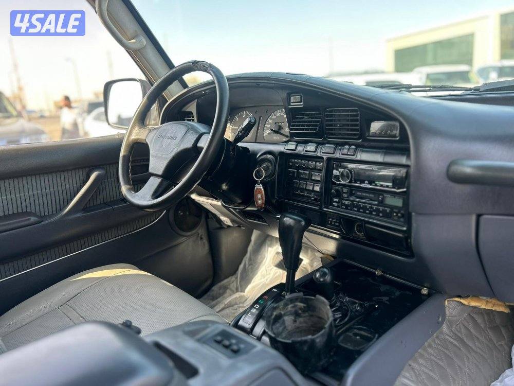 تويوتا لاند كروزر VX.R6