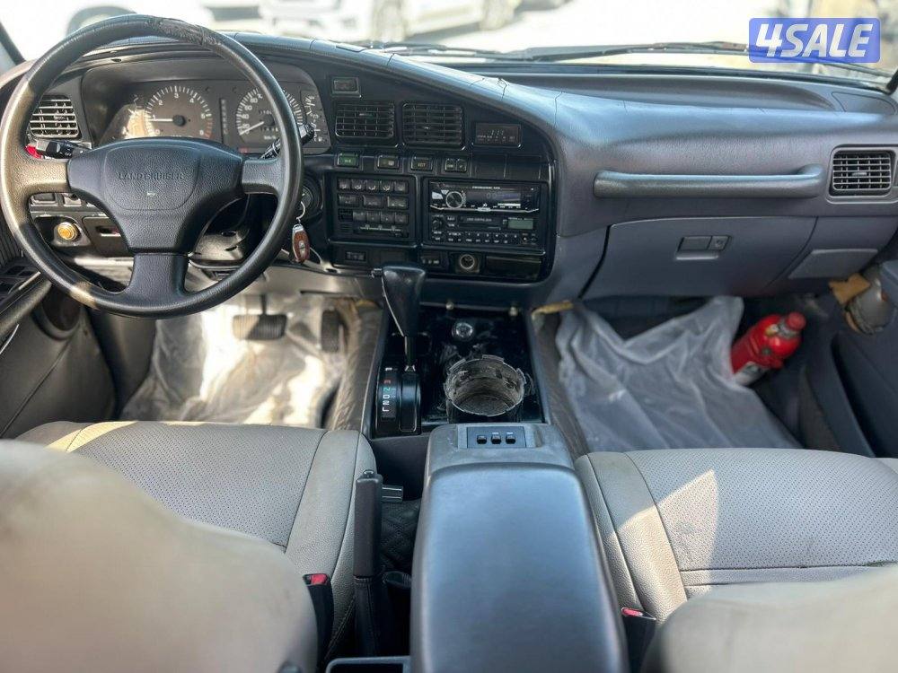 تويوتا لاند كروزر VX.R7