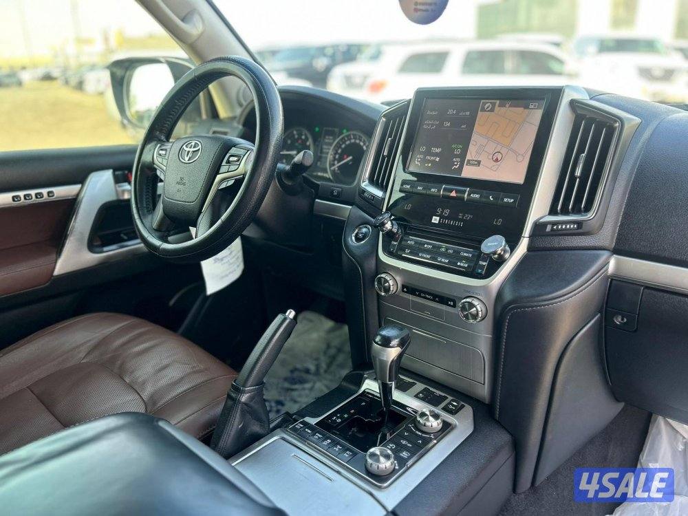 تويوتا لاندكروزر 5.7 VX.R -V86