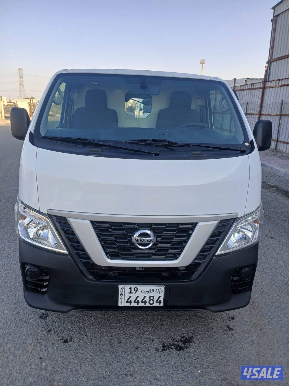 للبيع باص نيسان اورفان بوكس مقفل موديل ٢٠٢١0